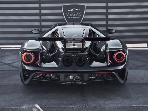 Used 2020 Ford GT Carbon Series RWD image 31