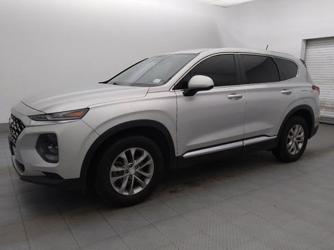 Used 2020 Hyundai Santa Fe SE AWD/4WD image 2