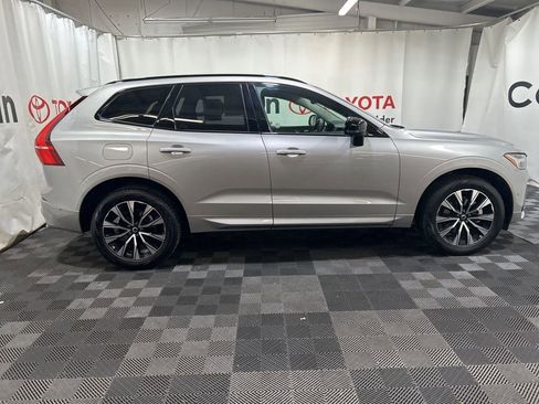 Used 2025 Volvo XC60 B5 Plus image 10