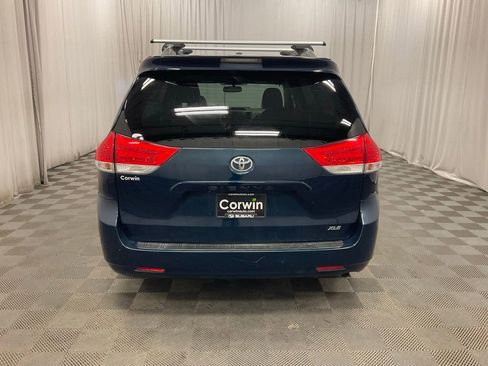 Used 2011 Toyota Sienna XLE w/ Entertainment Pkg image 5