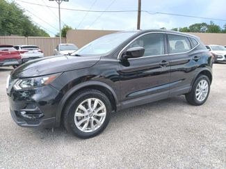 Used 2021 Nissan Rogue Sport S image 1