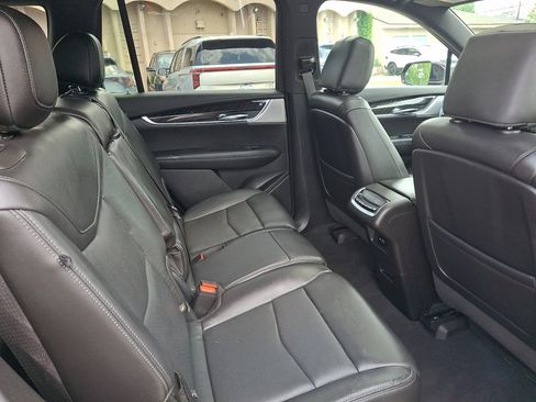 Used 2020 Cadillac XT6 Premium Luxury AWD/4WD image 15