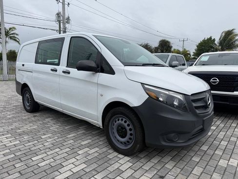 Used 2019 Mercedes-Benz Metris image 1
