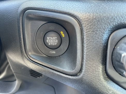 Used 2024 Jeep Wrangler Sport S image 16