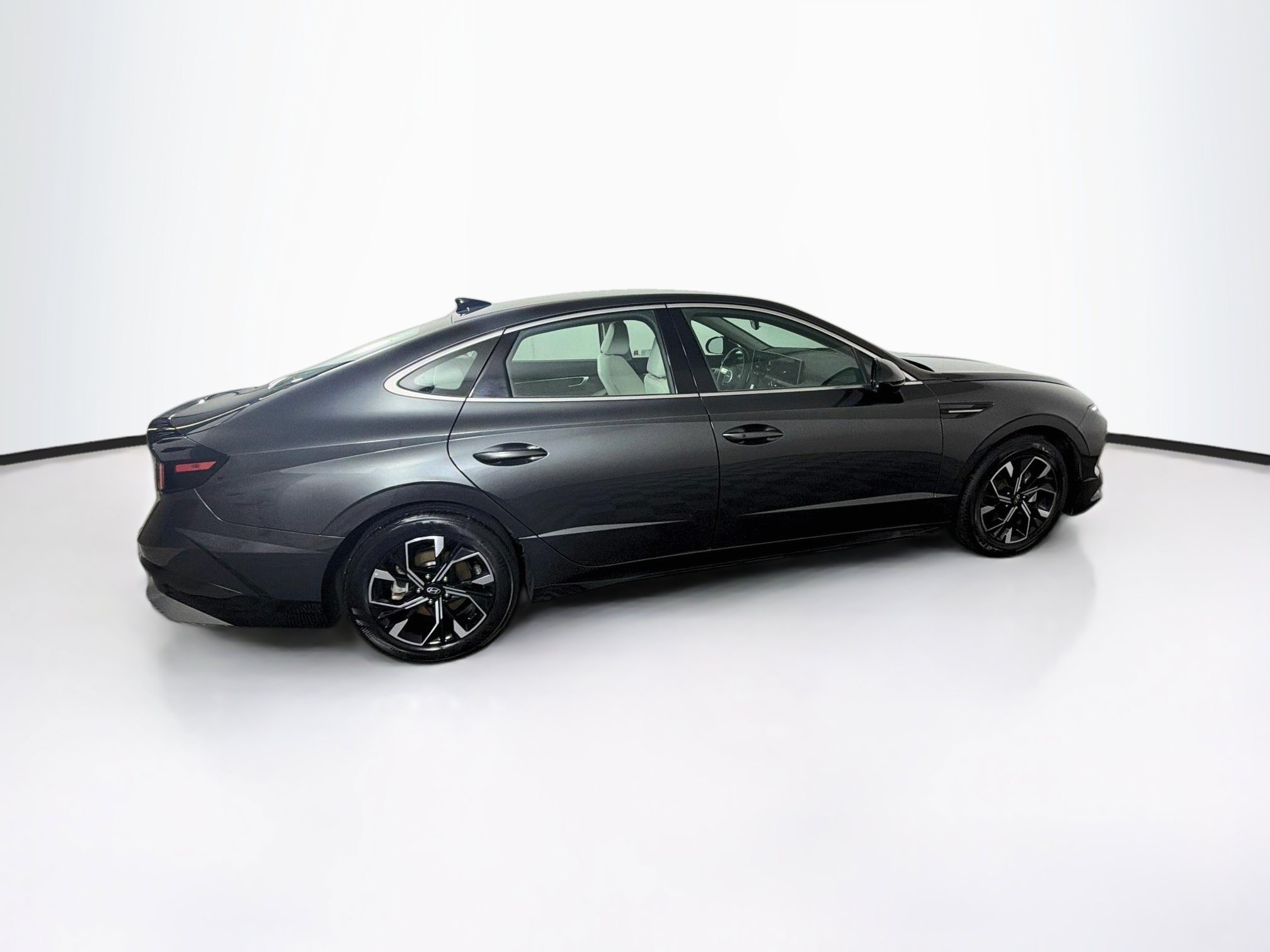 Used 2025 Hyundai Sonata SEL FWD image 10