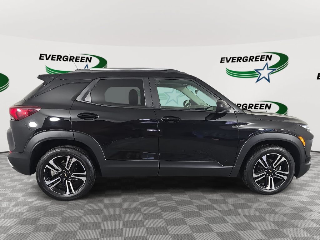 Used 2024 Chevrolet TrailBlazer LT w/ LT Cold Weather Package FWD image 4