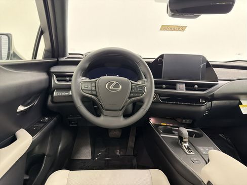 New 2026 Lexus UX 300h FWD image 25