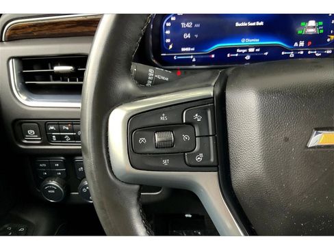 Used 2023 Chevrolet Suburban Premier image 19