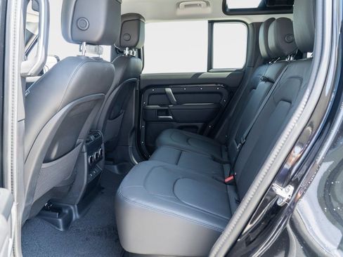 New 2025 Land Rover Defender 110 X-Dynamic SE image 28