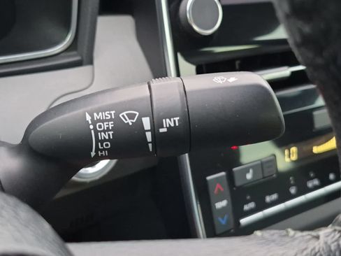 Used 2019 Toyota Avalon XLE w/ All Weather Liner Package FWD image 25