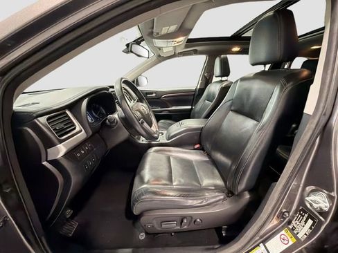 Used 2015 Toyota Highlander Limited Platinum image 19