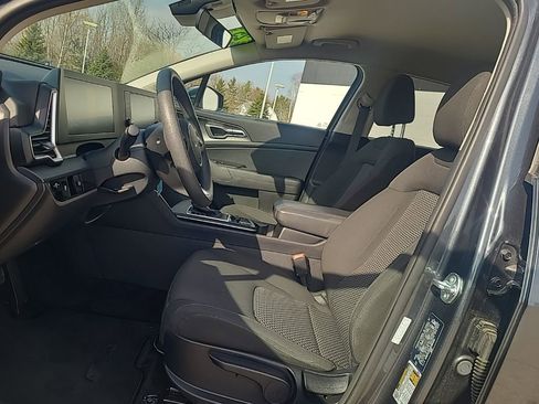 Certified 2025 Kia Sportage LX image 10