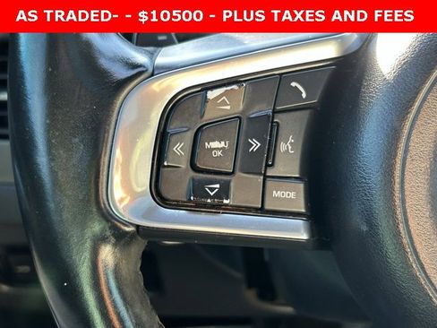 Used 2016 Jaguar XF S image 22