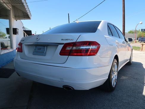 Used 2013 Mercedes-Benz E 350 BlueTEC Sedan image 8