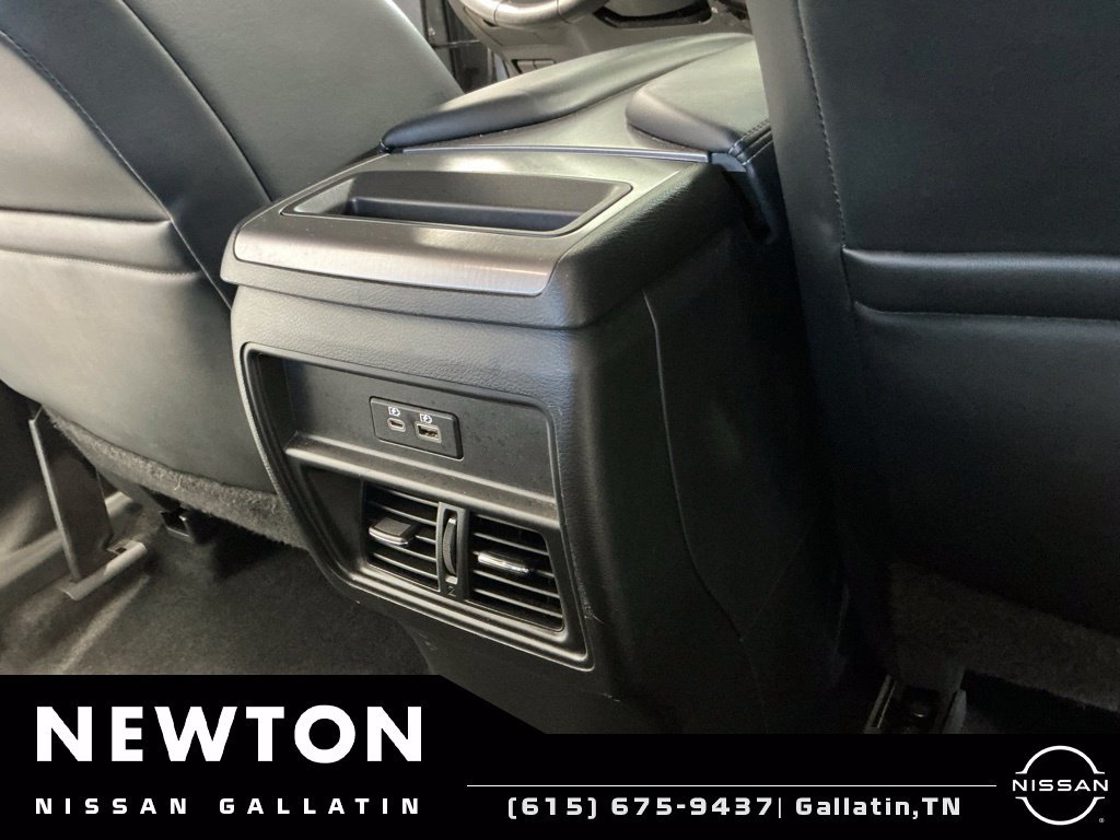 Used 2022 Nissan Murano SV w/ SV Midnight Edition Package AWD/4WD image 17