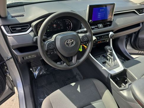 Used 2024 Toyota RAV4 LE FWD image 17