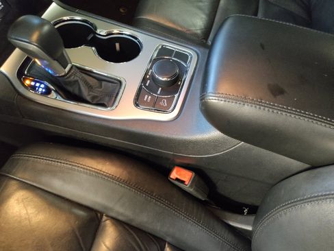 Used 2019 Jeep Grand Cherokee Limited image 26