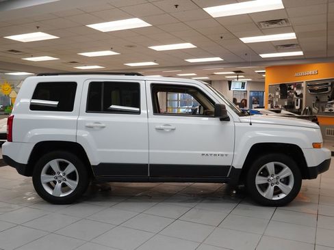 Used 2014 Jeep Patriot Latitude image 14