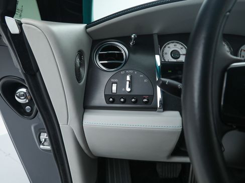 Used 2021 Rolls-Royce Wraith RWD image 29