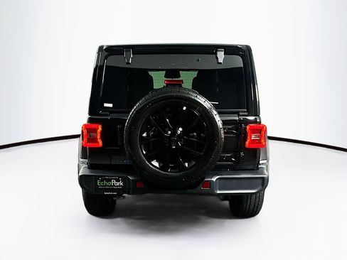 Used 2025 Jeep Wrangler Sahara image 7