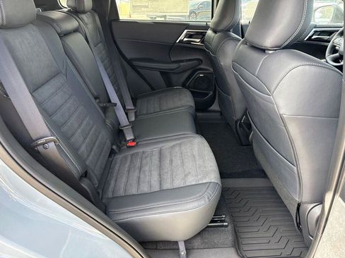 New 2026 Mitsubishi Outlander AWD image 30