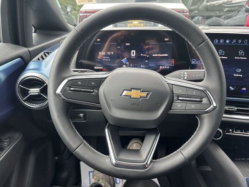 New 2026 Chevrolet Equinox EV LT image 17