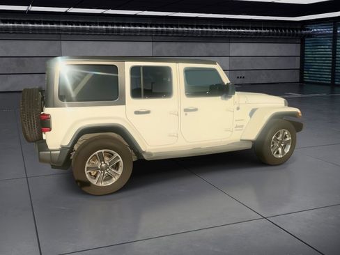 Used 2019 Jeep Wrangler Unlimited Sahara w/ Safety Group AWD/4WD image 9