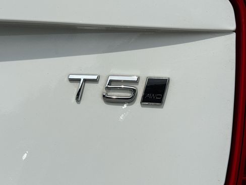 Used 2022 Volvo XC90 T5 Momentum w/ Protection Package Premier AWD/4WD image 11