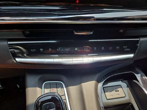 Certified 2023 Cadillac Escalade V AWD/4WD image 32