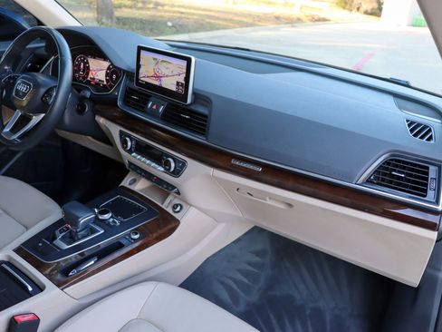 Used 2019 Audi Q5 2.0T Premium Plus w/ Premium Plus Package image 23