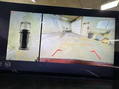 New 2025 Cadillac Escalade IQ Luxury 2 image 15