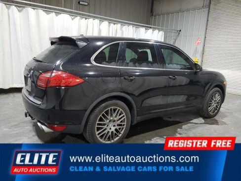 Used 2011 Porsche Cayenne Turbo image 5