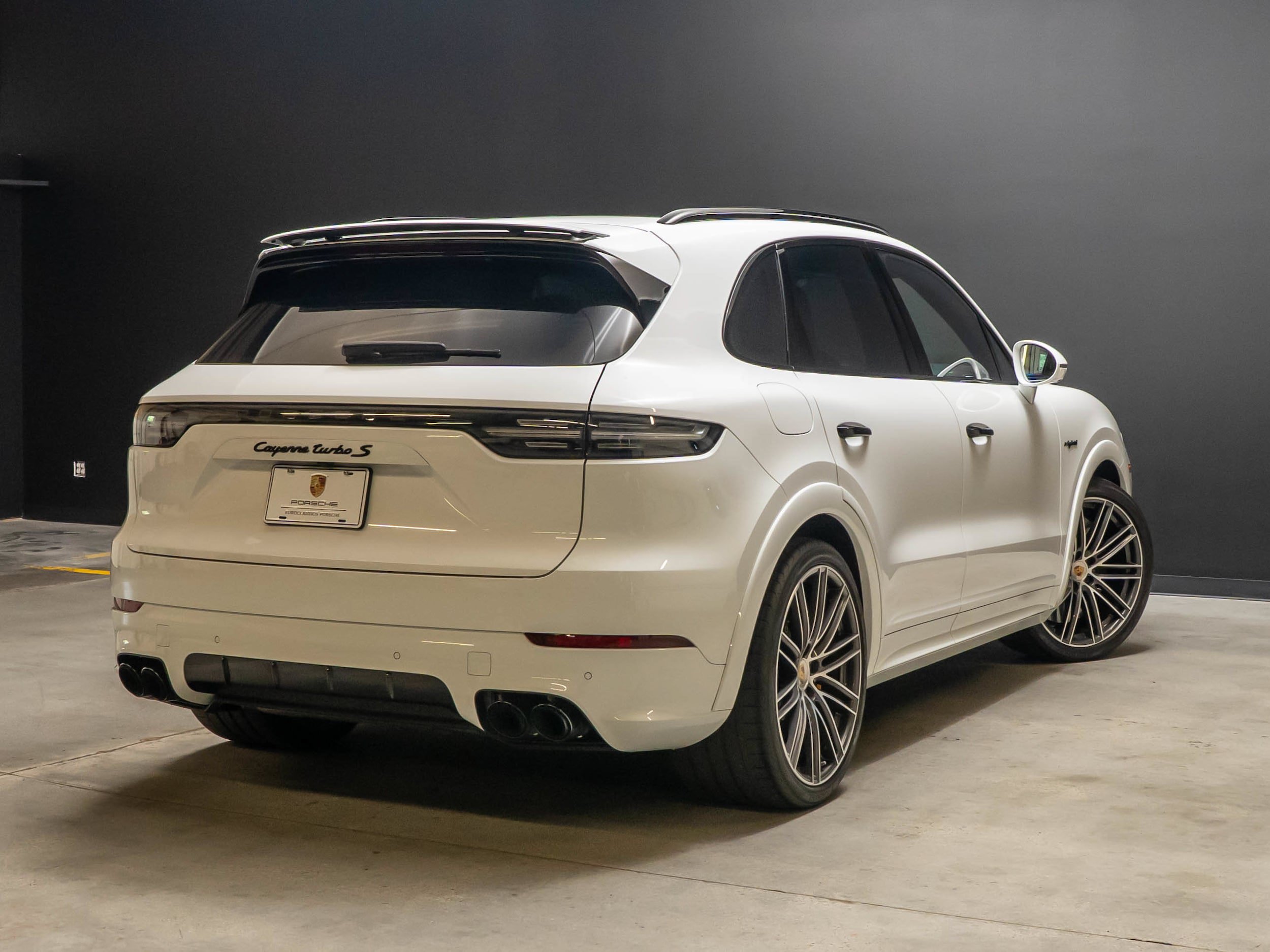 Used 2022 Porsche Cayenne Turbo S AWD/4WD image 7