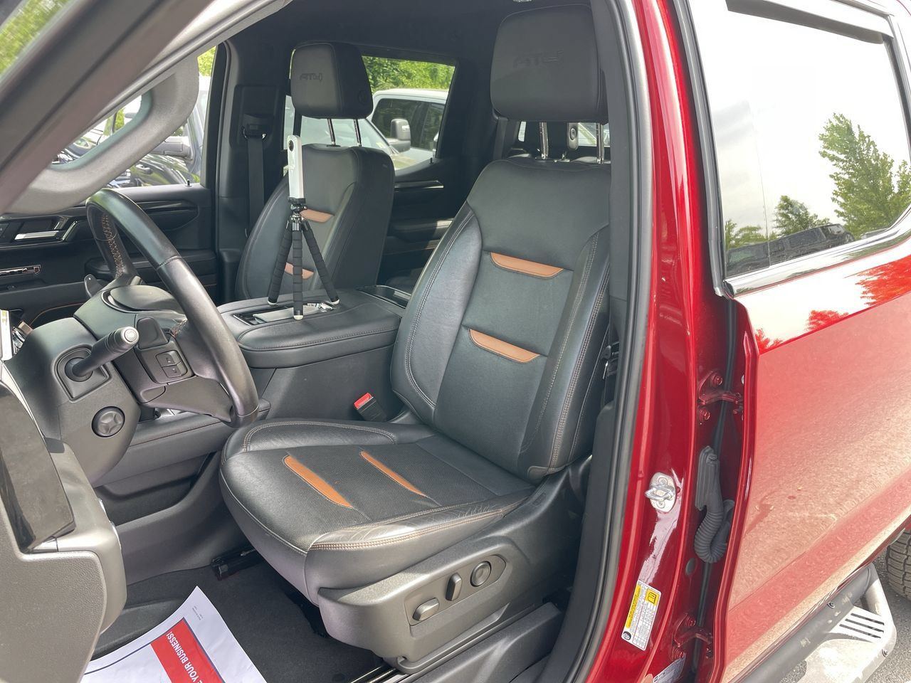 Used 2022 GMC Sierra 1500 AT4 w/ AT4 Preferred Package AWD/4WD image 11
