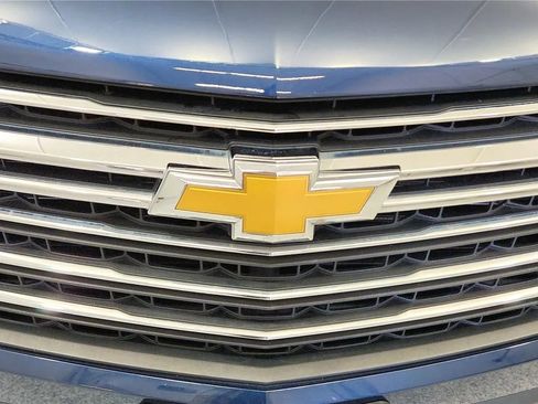 Used 2023 Chevrolet Traverse LT FWD image 16