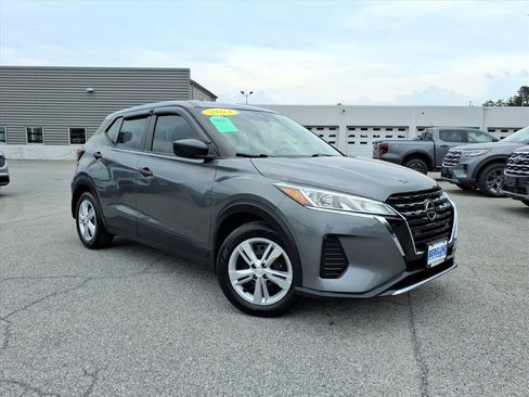 Used 2021 Nissan Kicks S FWD image 3