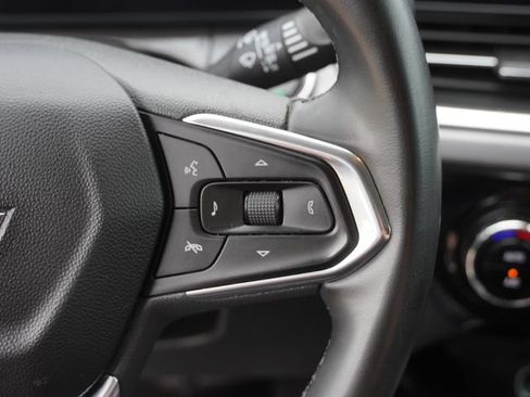 Used 2025 Chevrolet Trax ACTIV w/ Sunroof Package FWD image 28