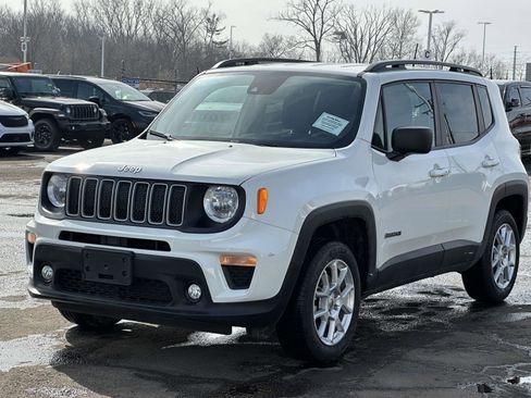 Used 2022 Jeep Renegade Latitude w/ Convenience Group image 7