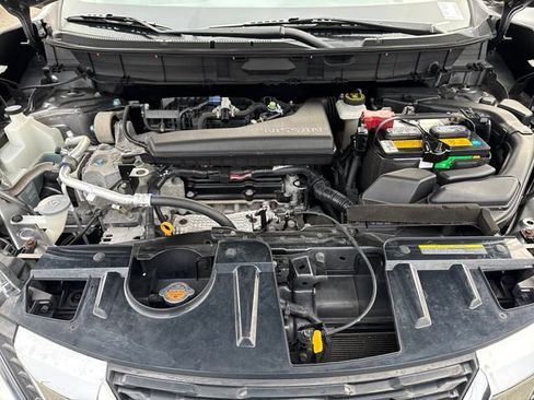 Used 2019 Nissan Rogue SV image 29