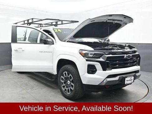 Used 2024 Chevrolet Colorado Z71 w/ Advanced Trailering Package AWD/4WD image 47