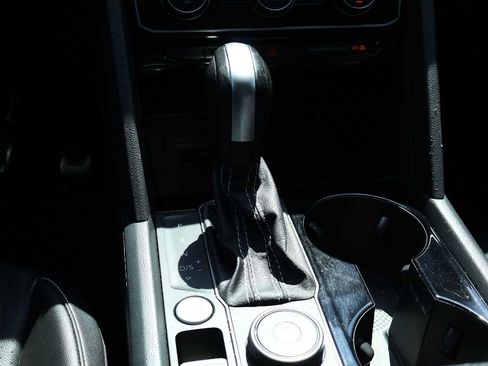 Used 2022 Volkswagen Atlas SEL R-Line AWD/4WD image 17