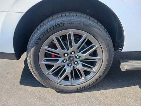 New 2025 Ford Expedition Platinum w/ Stealth Performance Package image 7