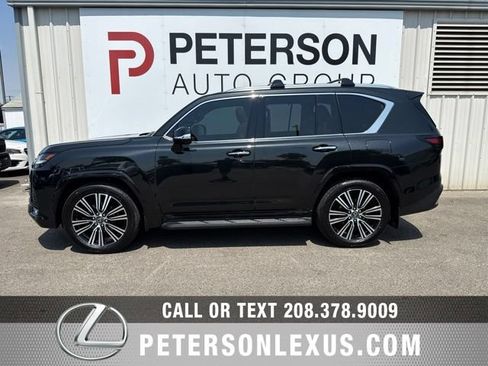 Used 2025 Lexus LX 600 4WD w/ Accessory Package (2T) image 7