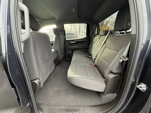 Used 2024 Chevrolet Silverado 1500 LT image 24