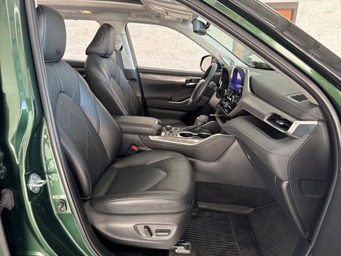 Used 2024 Toyota Highlander Platinum image 54