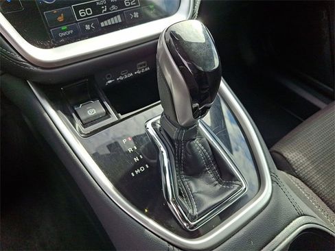 Used 2023 Subaru Outback Premium image 18