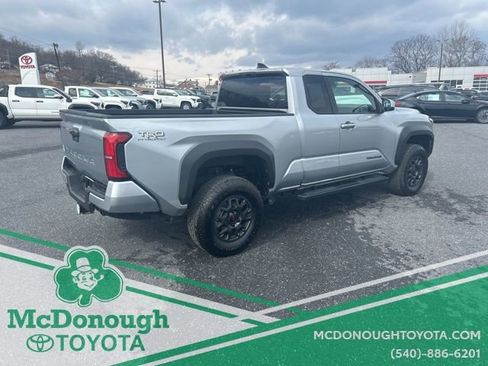 Certified 2025 Toyota Tacoma PreRunner image 6