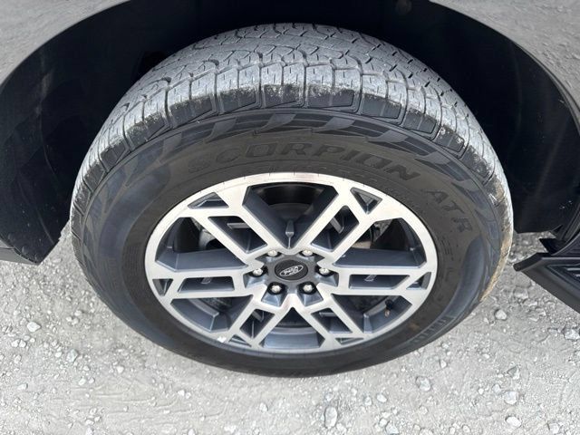 Used 2025 Ford Expedition Active AWD/4WD image 28