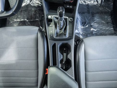 Used 2025 Volkswagen Jetta SE FWD image 22