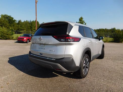 Used 2023 Nissan Rogue SV AWD/4WD image 5
